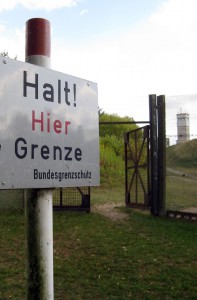 foto-grenzhus-grenz-schild